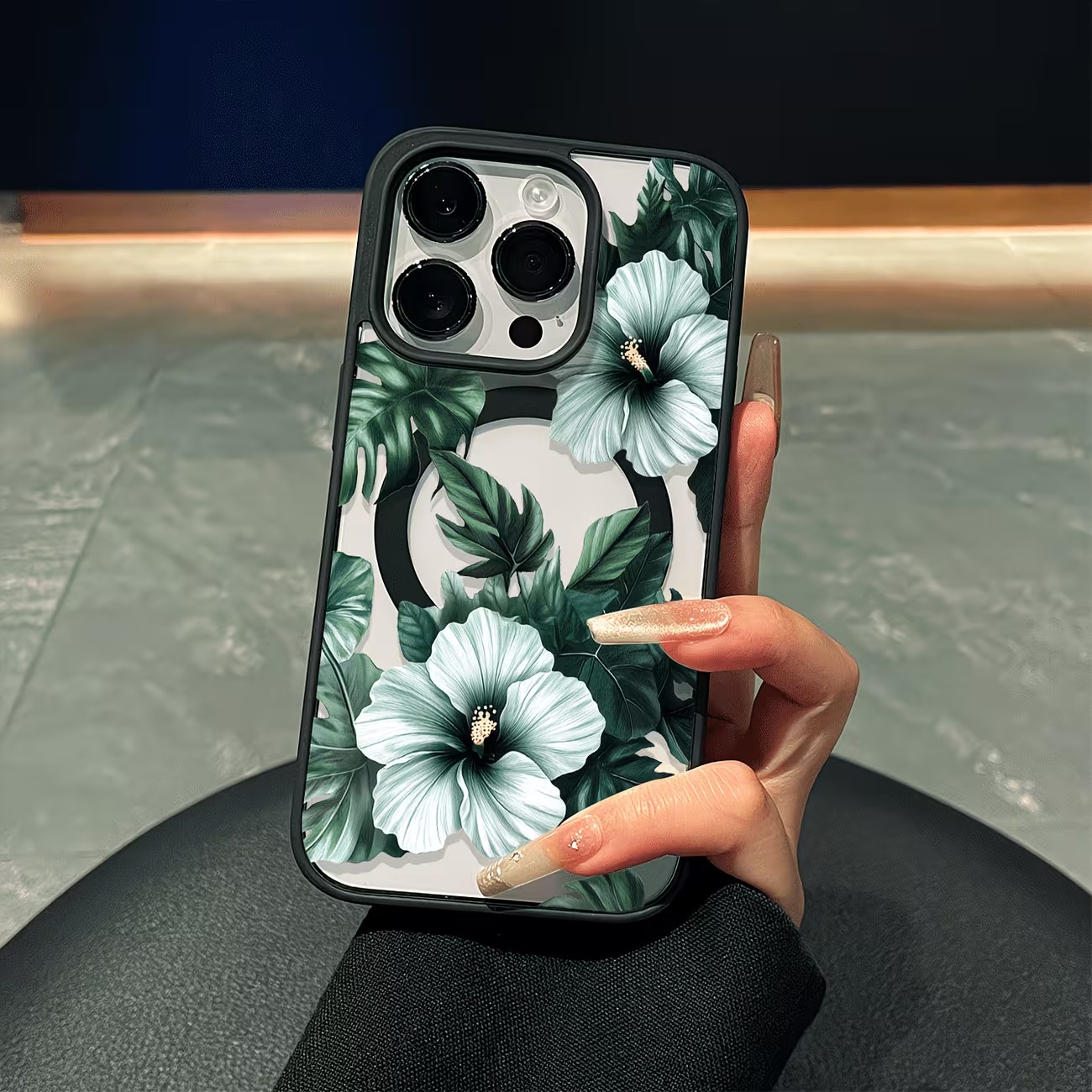 Apple Iphone 16 - Capa Magnética Transparente com Estampa Floral